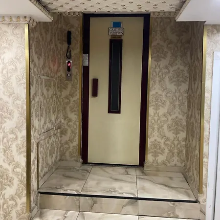 فندق Grand Oemer 3*